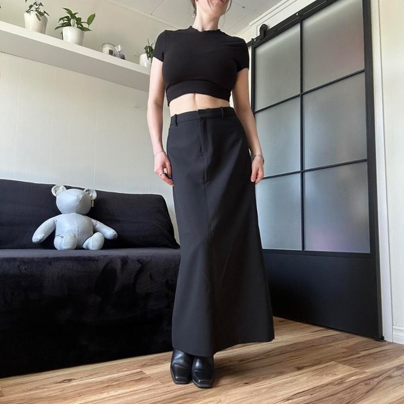 The Perfect Black Fold Over Maxi Skirt - Picture 7 of 8